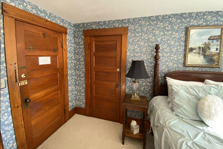 Connecting Doors to Jennifer Room 1 | Follansbee Inn, Lake Sunapee, NH