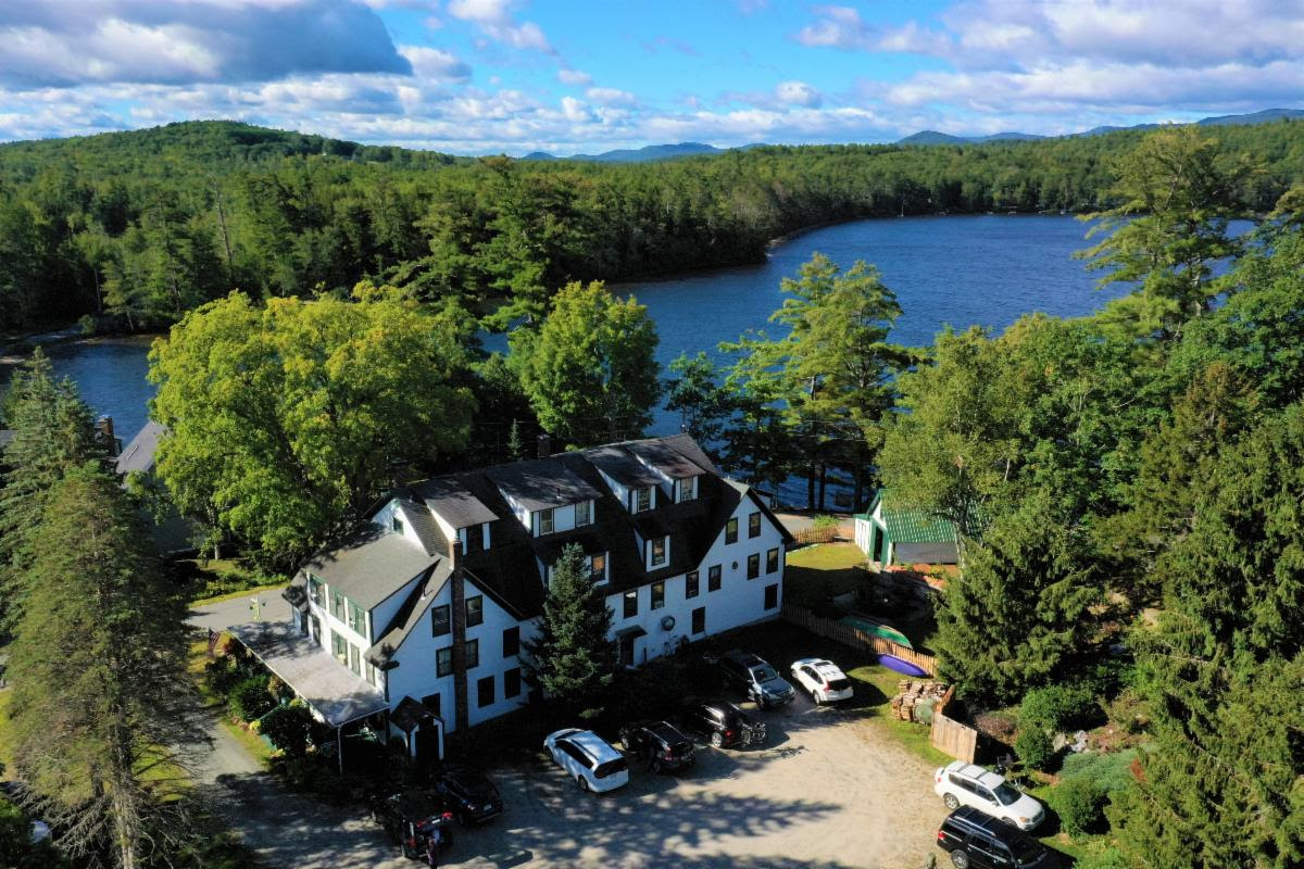 Hotel Rooms | Bed And Breakfast | North Sutton, NH | Follansbee Inn