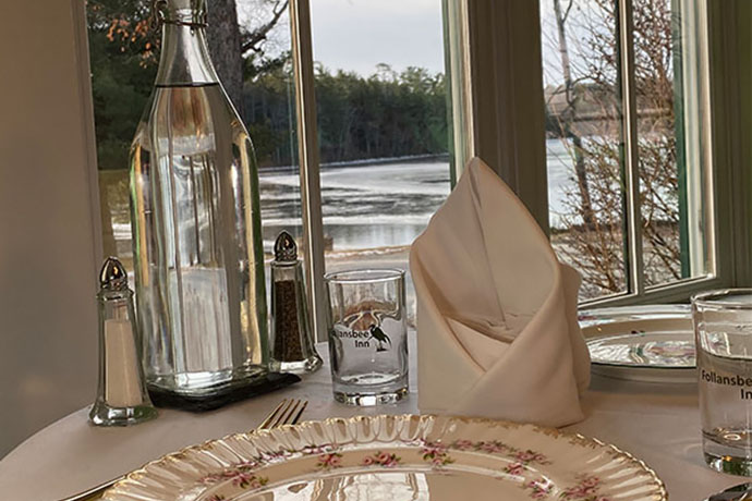 New Hampshire Romantic Getaways: Follansbee Inn, Kezar Lake, North Sutton, NH B&B