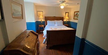 Bennett Queens Room | Follansbee Inn, Kezar Lake, NH